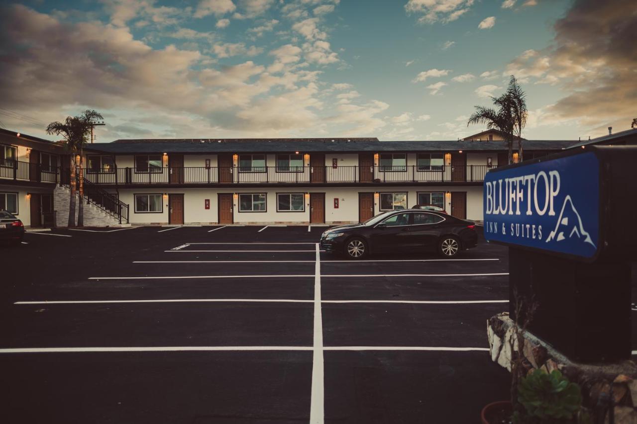 Blufftop Inn & Suites - Wharf/Restaurant District มอร์โรเบย์ ภายนอก รูปภาพ